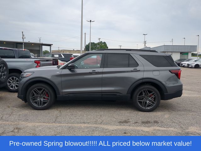 Used 2025 Gray Metallic Ford ST-Line image 2