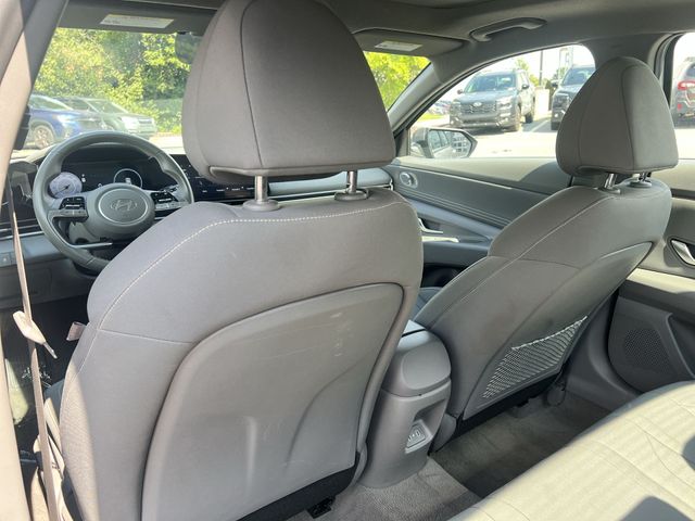 Used 2025 Silver Hyundai SEL Convenience image 36