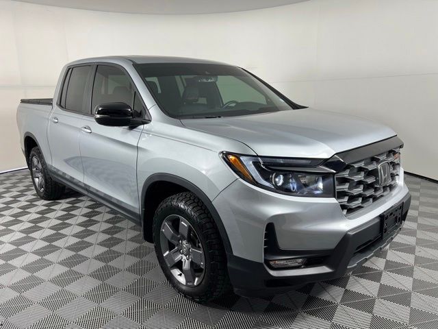 Silver 2025 Honda Ridgeline TrailSport AWD Pickup Truck All-Wheel Drive 9-Speed Automatic