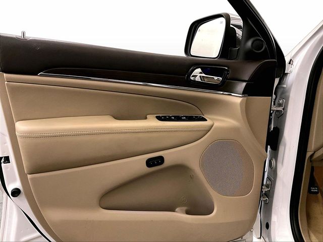 2020 Jeep Grand Cherokee Overland White at Auto Express Mitsubishi
