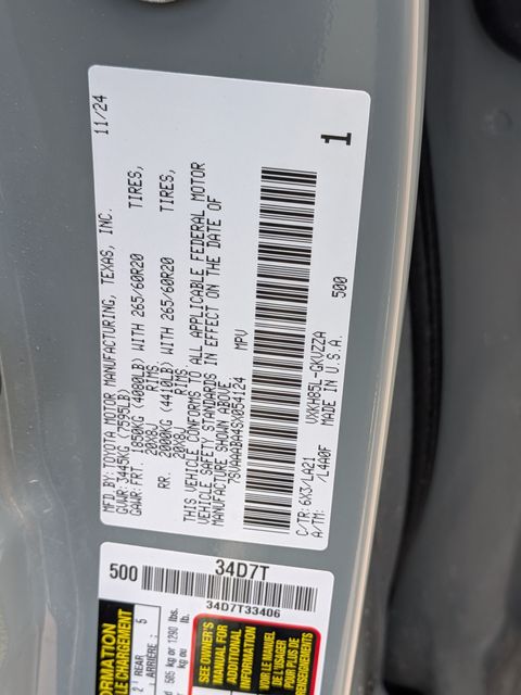 2025 Toyota Sequoia - Image 36