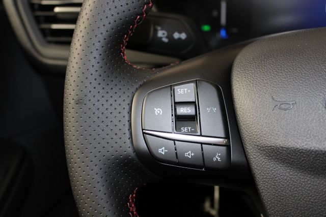 2025 Ford Escape ST-Line photo 5
