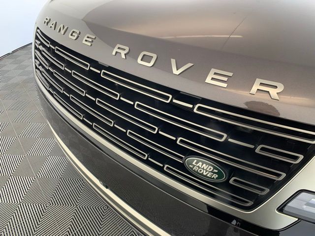 2023 Land Rover Range Rover SE 44