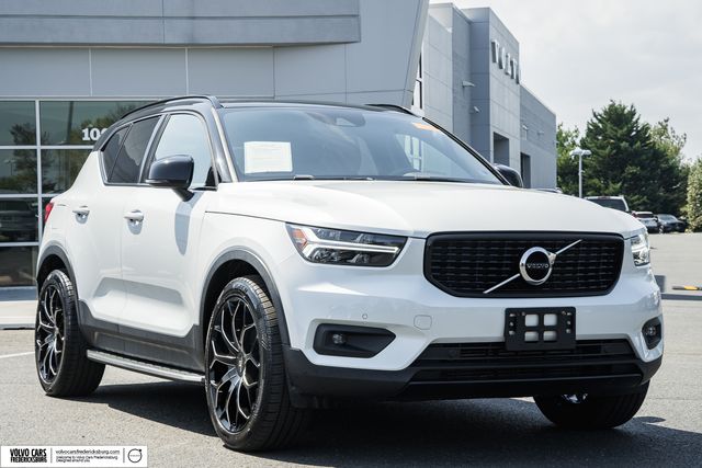 Crystal White Metallic 2021 Volvo XC40 T5 R-Design AWD SUV / Crossover All-Wheel Drive Automatic