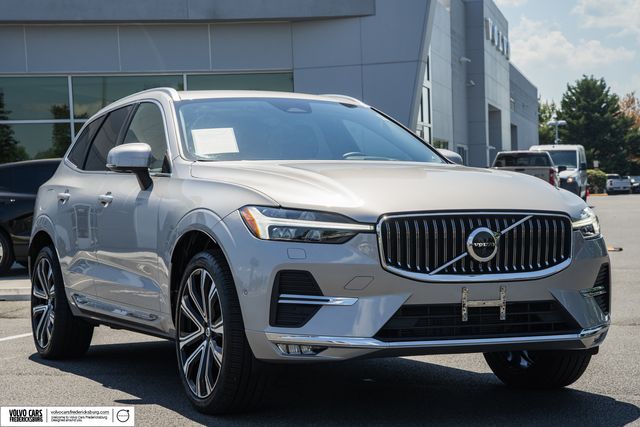 Silver Dawn Metallic 2023 Volvo XC60 B5 Ultimate Bright Theme AWD SUV / Crossover All-Wheel Drive Automatic