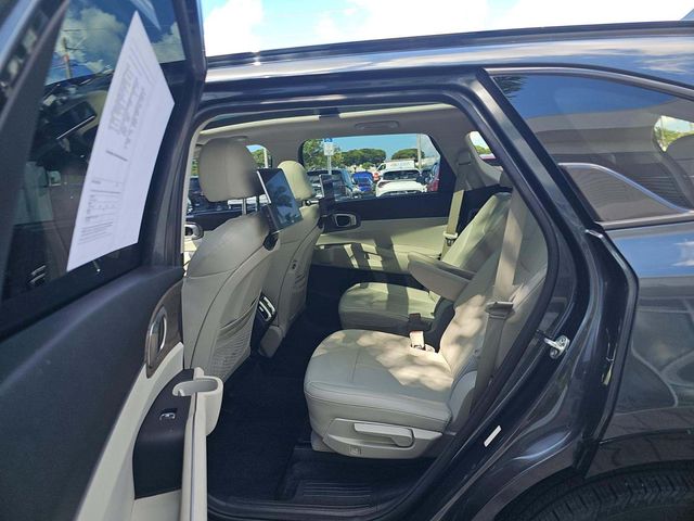 Used 2022 Gray Kia EX image 8