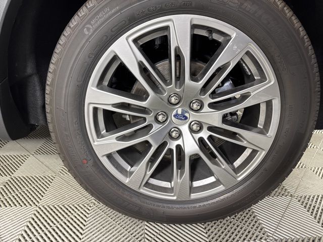2025 Agate Black Metallic Ford Explorer Platinum RWD SUV