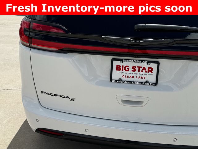 2025 Chrysler Pacifica Limited White at Big Star Chrysler Jeep Dodge Ram 