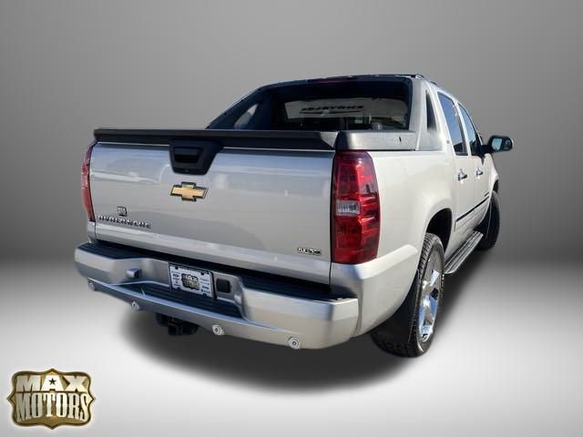 2011 Chevrolet Avalanche 1500 LTZ 11