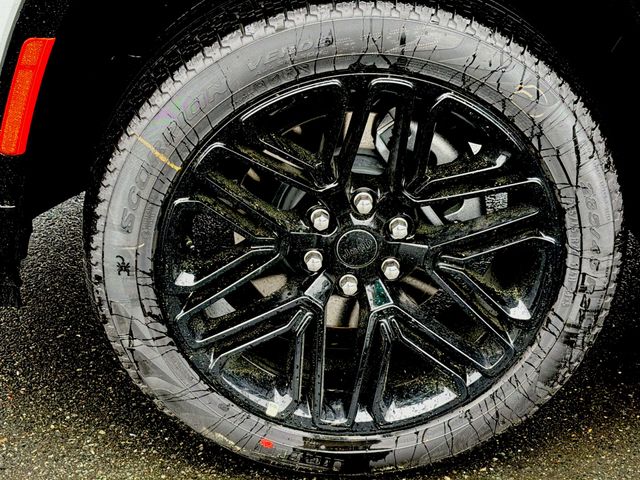 New 2026 Bright White Clear-Coat Exterior Paint Jeep Limited Reserve image 18
