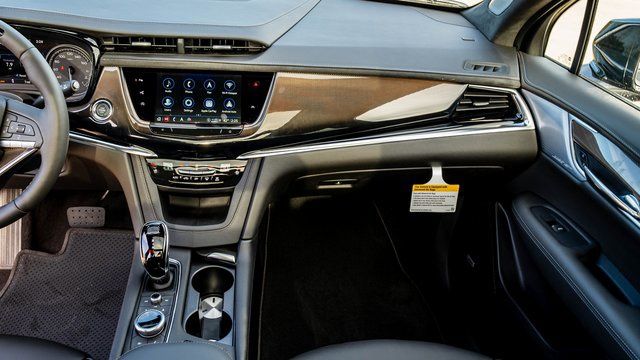 2025 Cadillac XT6 Premium Luxury - 11