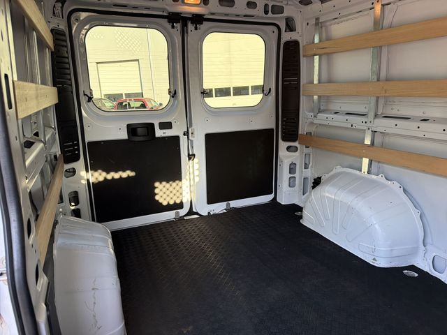 Used 2025 White Ram Base image 10