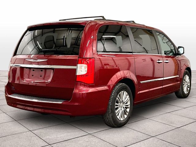 2015 Chrysler Town & Country Touring-L - 11