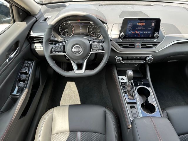 2024 Nissan Altima 2.5 SR 10