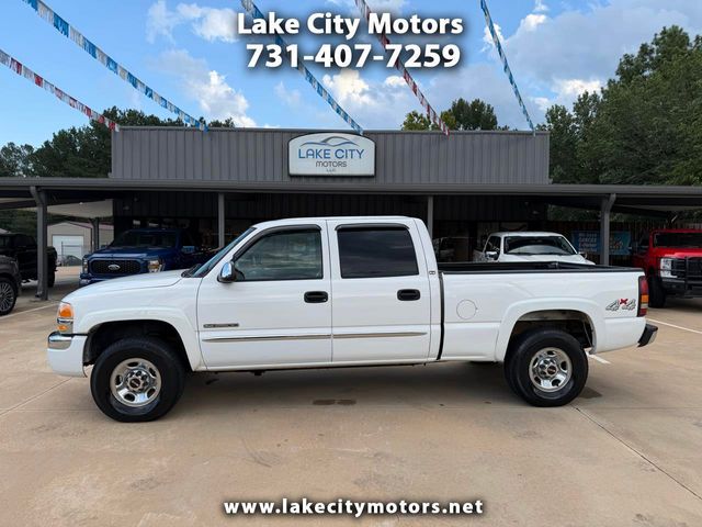 Olympic White 2004 GMC Sierra 2500 Pickup Truck Four-Wheel Drive 4-Speed Automatic Overdrive