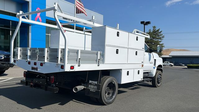 2024 Chevrolet Silverado 5500HD Work Truck 2