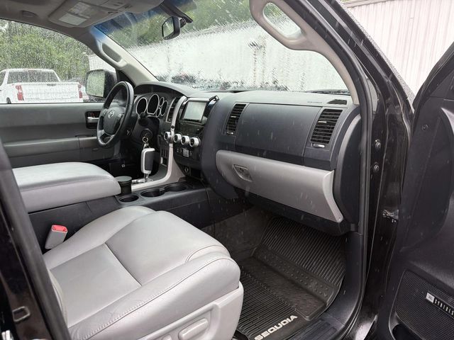 2013 Toyota Sequoia - Image 27