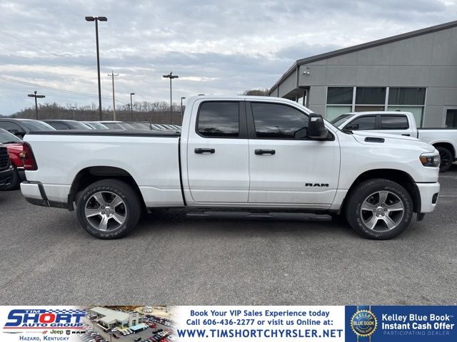 Bright White Clearcoat 2025 RAM 1500 Tradesman Quad Cab 4WD Pickup Truck Four-Wheel Drive 8-Speed Automatic