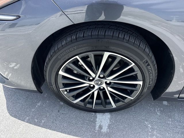 2025 Lexus ES - $46,998