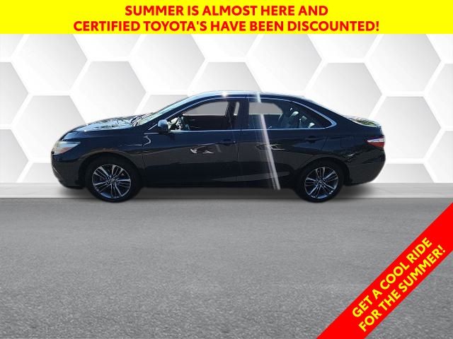 2017 Toyota Camry SE photo