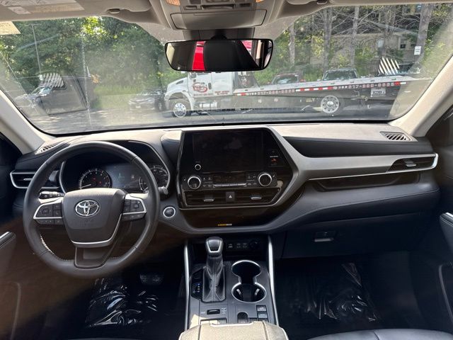 Used 2024 Toyota Highlander SUV