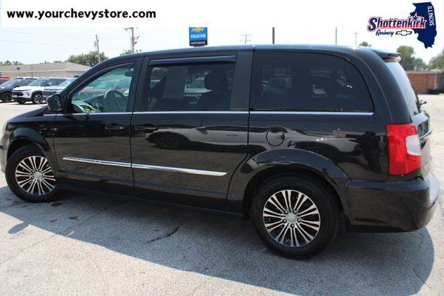 Used 2014 Chrysler Town & Country Van