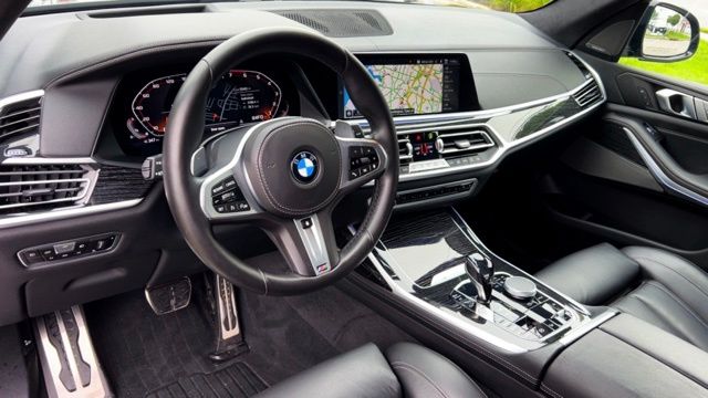 2021 BMW X7 M50i 21