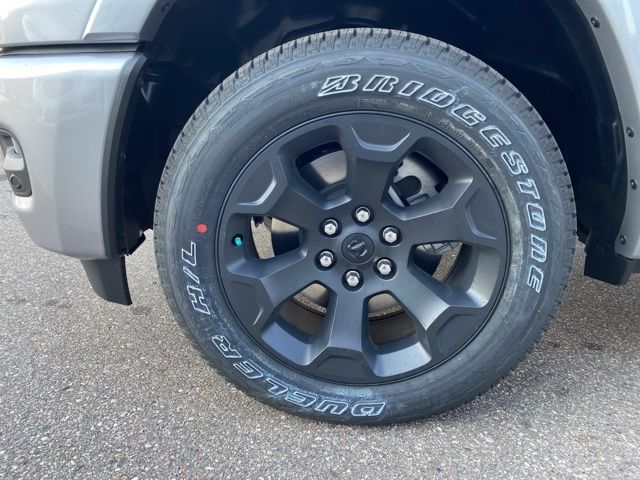 2026 Ram 1500 Big Horn/Lone Star - Billet Silver Metallic Clearcoat exterior view 9