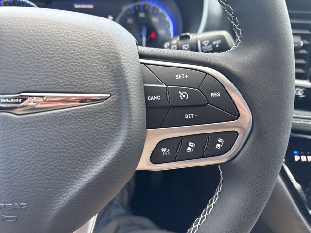 New 2026 Silver Chrysler Select image 22