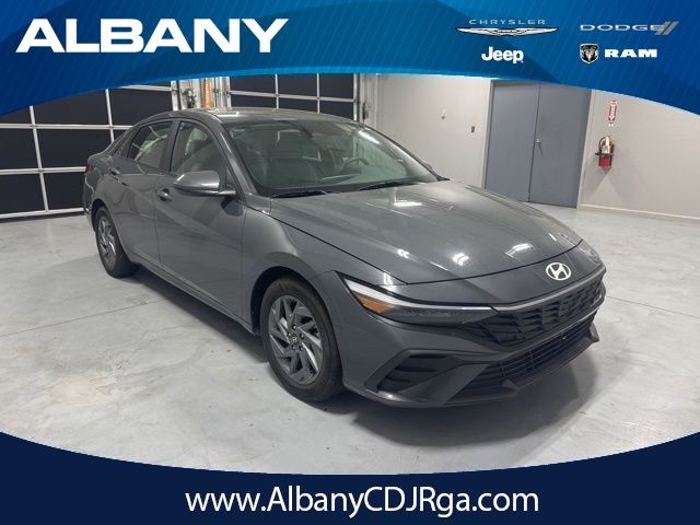 Ecotronic Gray 2024 Hyundai Elantra SEL FWD Sedan Front-Wheel Drive Continuously Variable Transmission