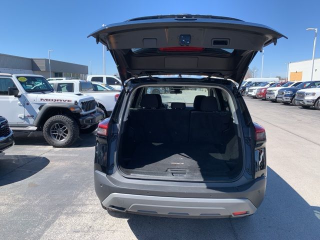 2023 Nissan Rogue SV photo