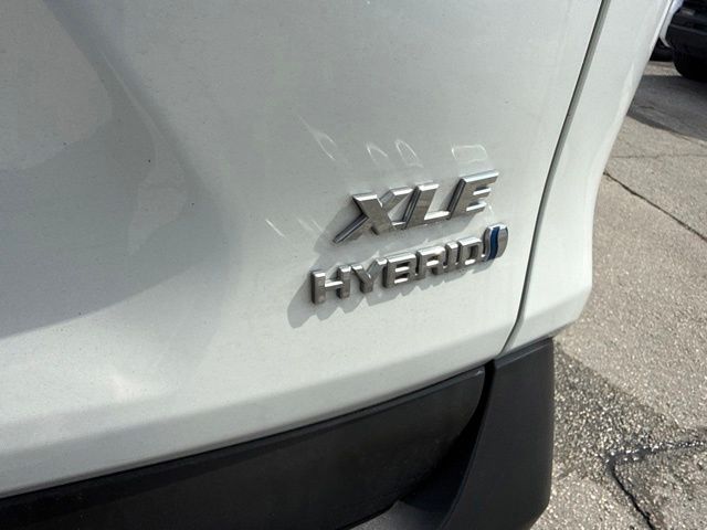 2024 Toyota RAV4 XLE Premium - Photo 9