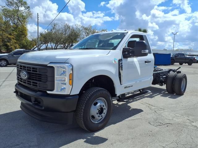 2025 Ford F-350SD XL photo