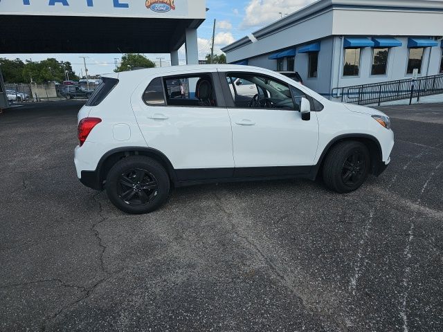 2021 Chevrolet Trax LS photo