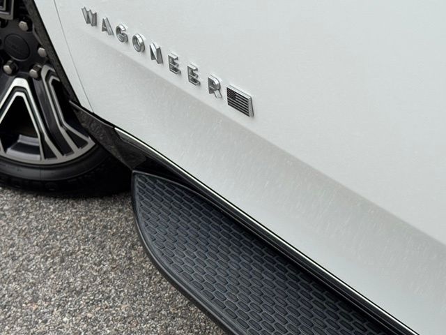 2023 Jeep Wagoneer Series II - Photo 17