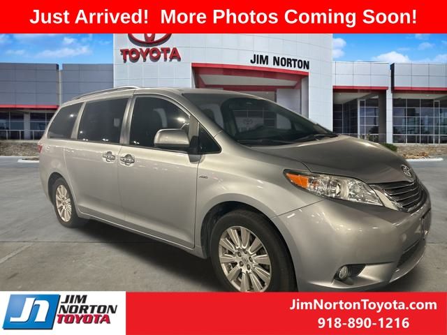 2017 Toyota Sienna XLE Premium 3