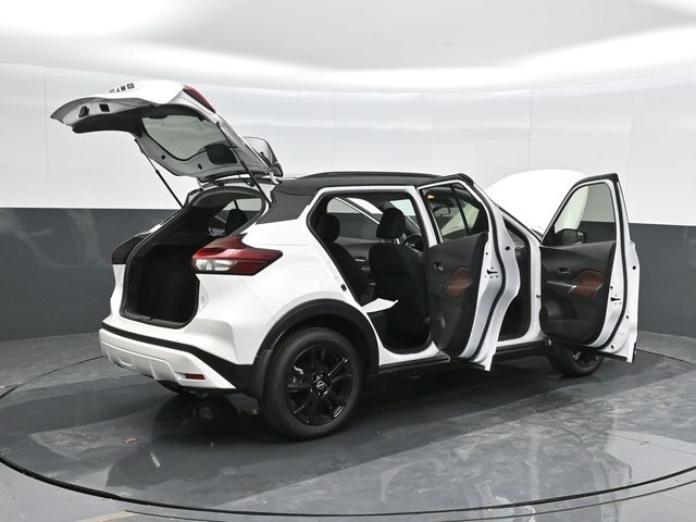 2024 Nissan Kicks SR 42