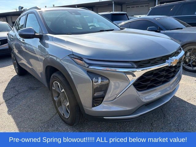 Used 2024 Sterling Gray Metallic Chevrolet LT image 10