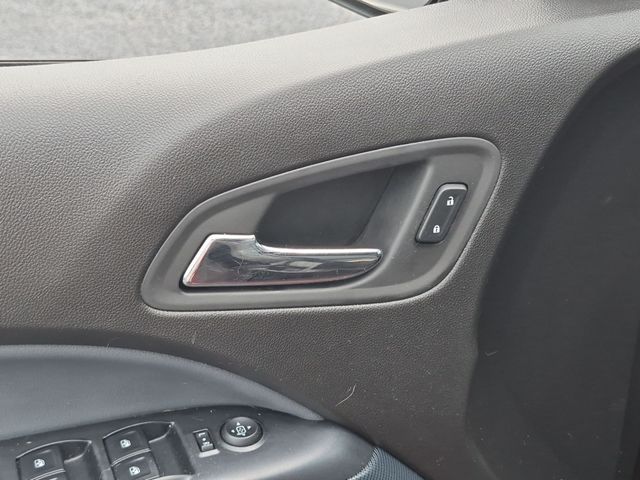 Used 2016 Red Chevrolet Z71 image 13