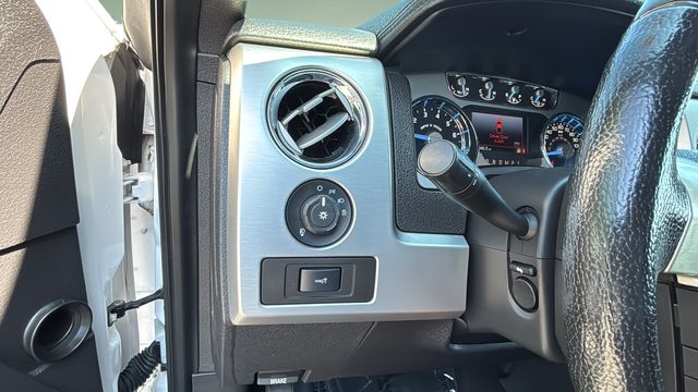 Used 2011 White Ford Platinum image 22