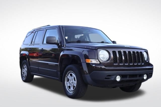 Rugged Brown Pearlcoat 2014 Jeep Patriot SUV / Crossover Front-Wheel Drive 5-Speed Manual