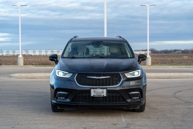 2021 Chrysler Pacifica Touring L 2