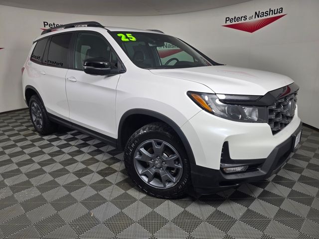 Platinum White Pearl 2025 Honda Passport SUV / Crossover All-Wheel Drive 9-Speed Automatic