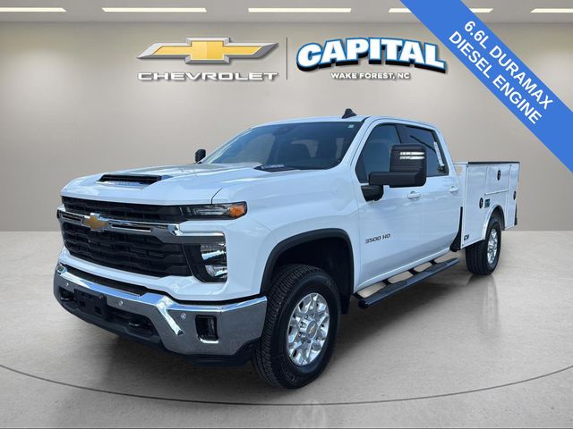Used 2025 White Chevrolet LT image 9