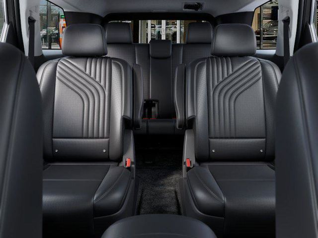 New 2026 Silver Hyundai SEL Premium image 12