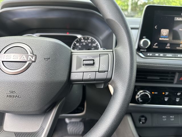 Used 2026 White/off-white Nissan S image 17