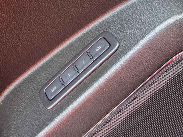 Used 2020 Black GMC SLT image 34
