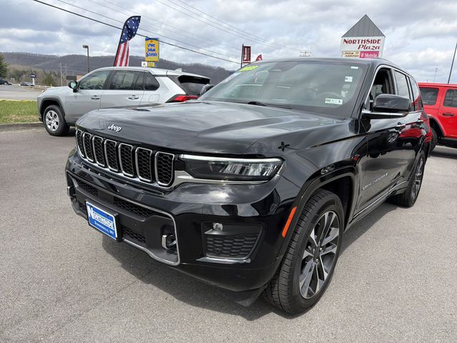 Diamond Black Crystal Pearlcoat 2023 Jeep Grand Cherokee Overland 4WD SUV / Crossover Four-Wheel Drive 8-Speed Automatic