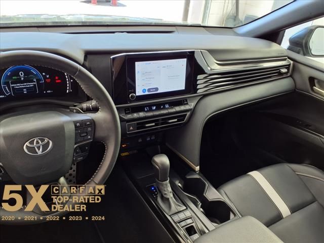 2025 Toyota Camry SE photo