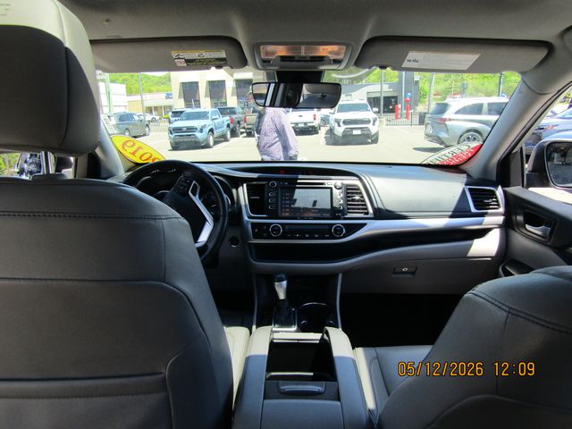 used 2019 Toyota Highlander car, priced at $25,499
